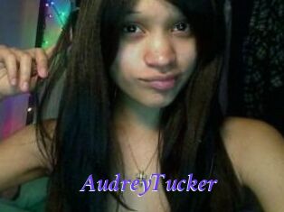 Audrey_Tucker Bdsm gratuit