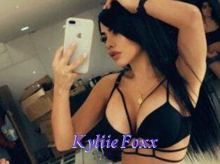 Kyliie_Foxx