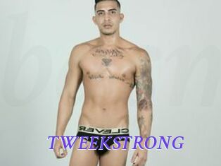TWEEKSTRONG